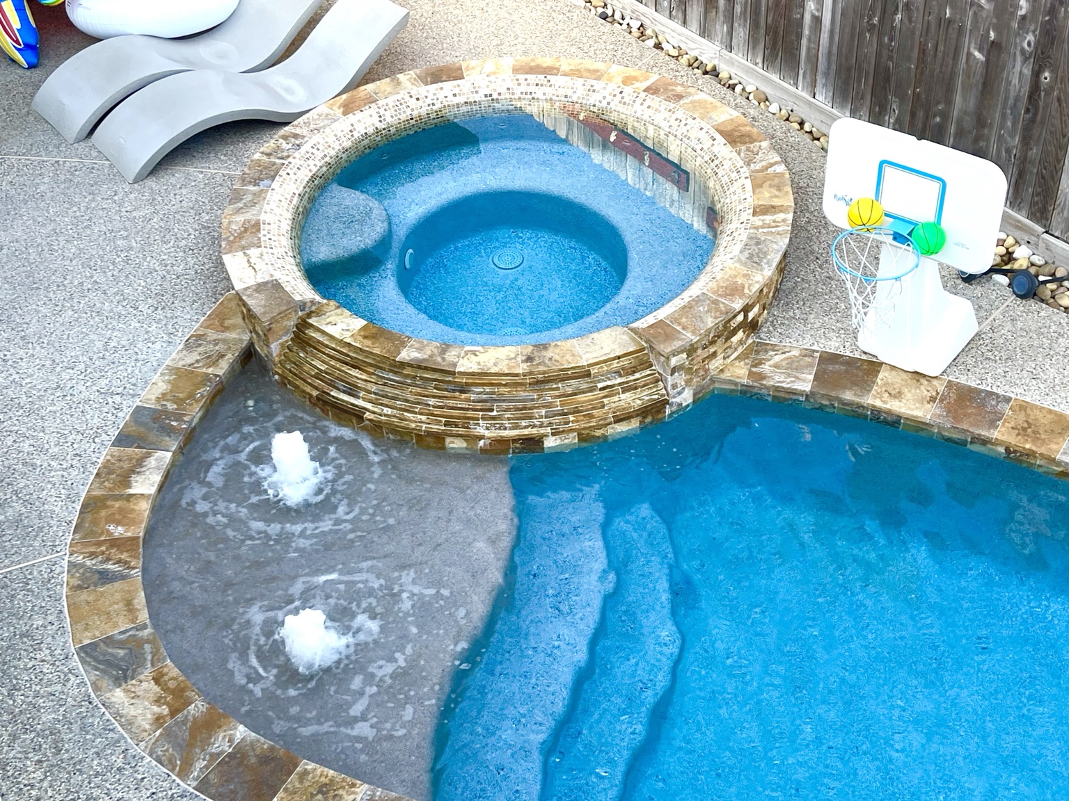 Guest amenity space at Cypress River Oasis